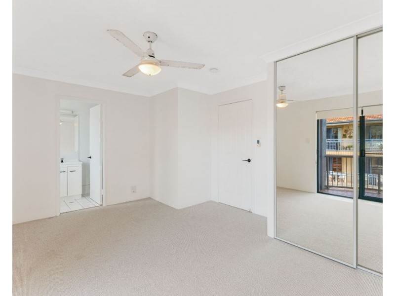 18/143 Golden Four Drive, Bilinga QLD 4225