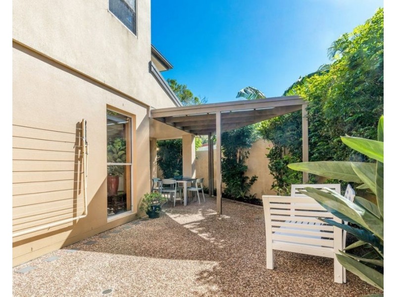 8B Gala Grove, Coolangatta QLD 4225