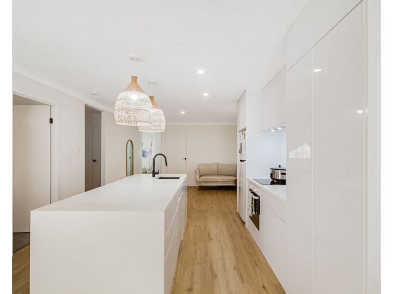 6 Loyal Court, Tweed Heads South NSW 2486