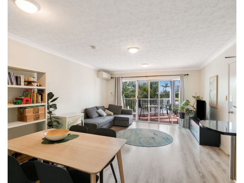 8/5-7 Ocean Street, Coolangatta QLD 4225