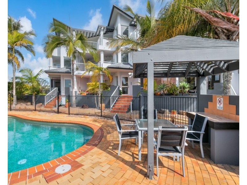 8/5-7 Ocean Street, Coolangatta QLD 4225