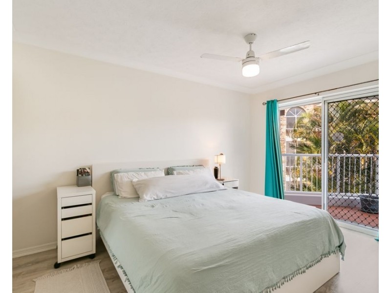 8/5-7 Ocean Street, Coolangatta QLD 4225