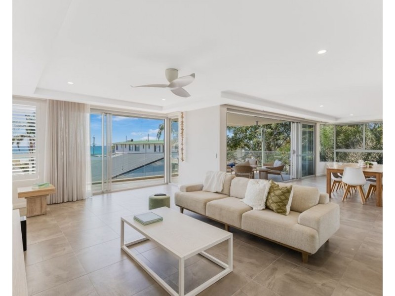 2/810 Pacific Parade, Currumbin QLD 4223