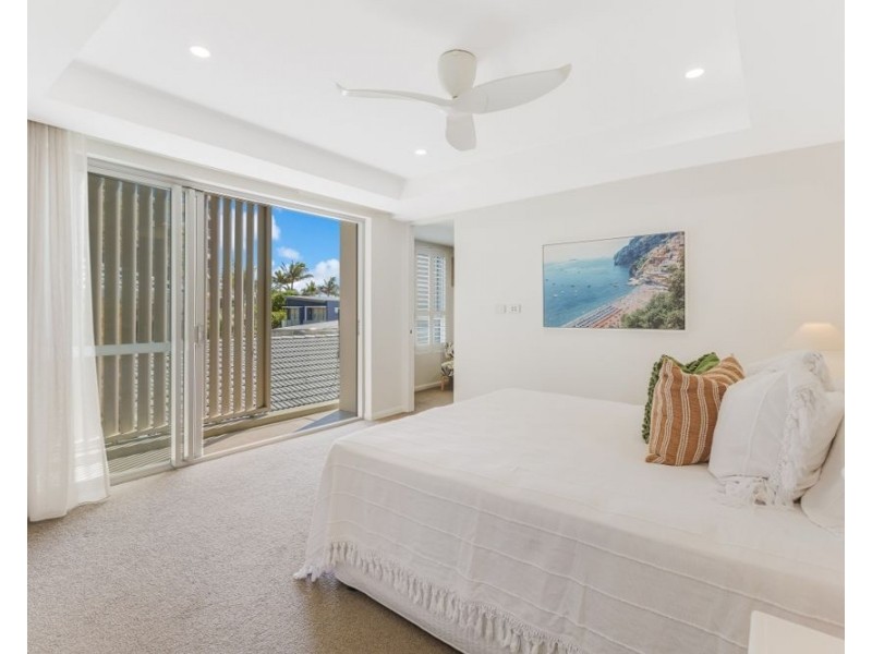 2/810 Pacific Parade, Currumbin QLD 4223