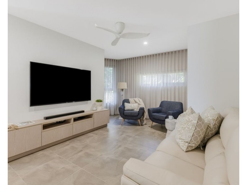 2/810 Pacific Parade, Currumbin QLD 4223