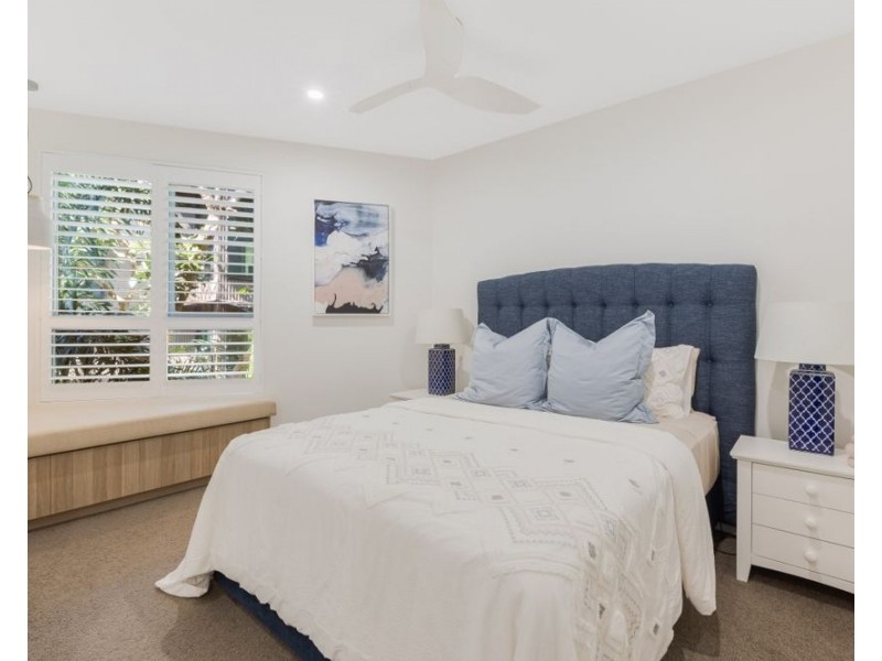 2/810 Pacific Parade, Currumbin QLD 4223