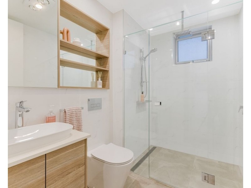 2/810 Pacific Parade, Currumbin QLD 4223