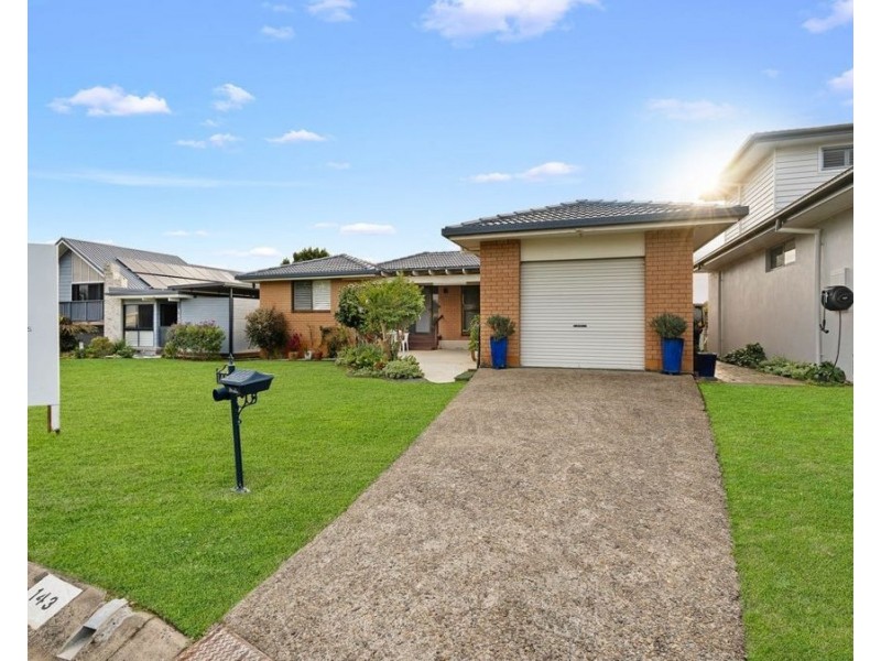 143 Pioneer Parade, Banora Point NSW 2486