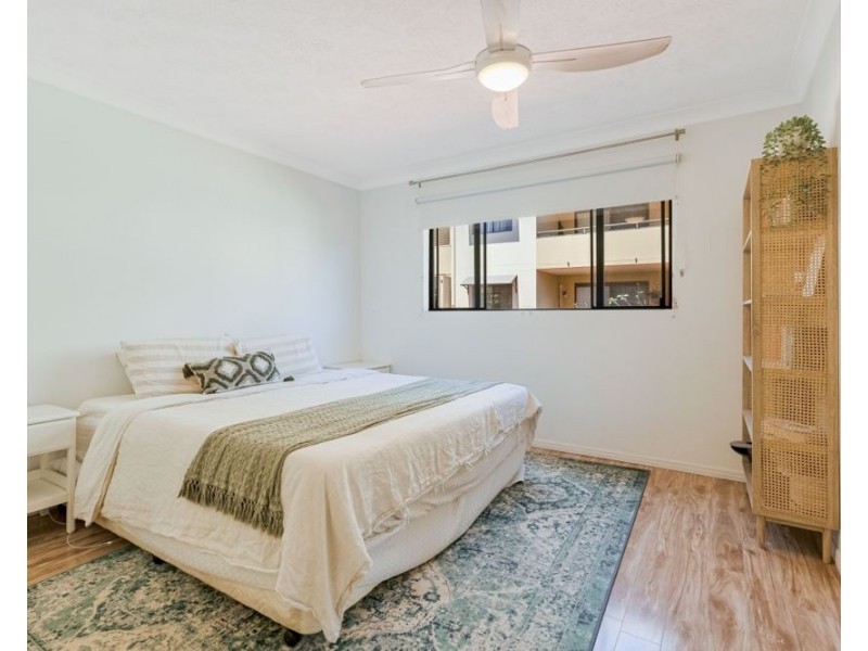 6/33 Dixon Street, Coolangatta QLD 4225