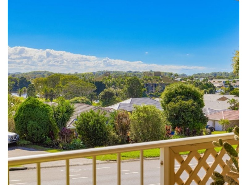 98 Darlington Drive, Banora Point NSW 2486