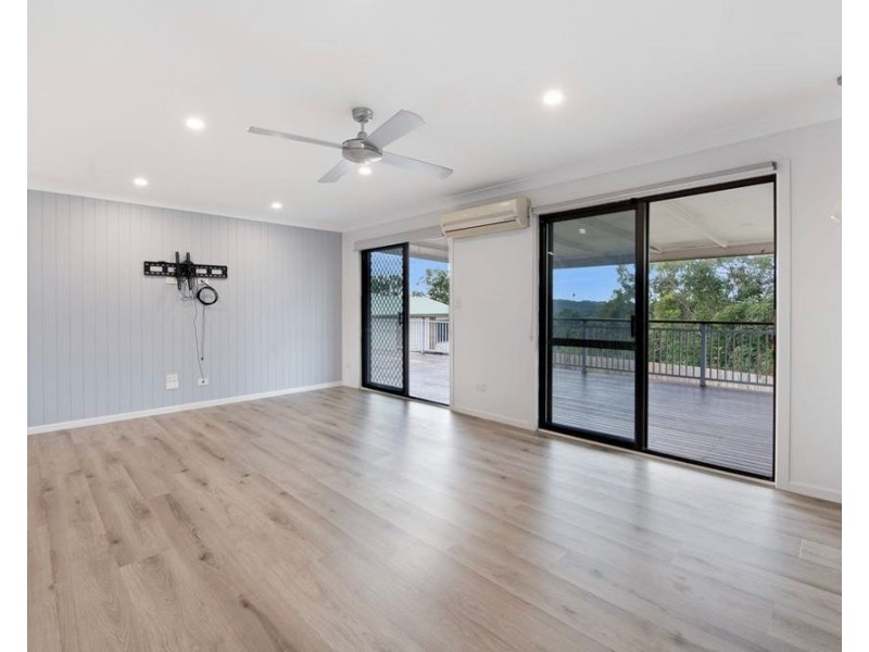 159 Alexander Drive, Highland Park QLD 4211