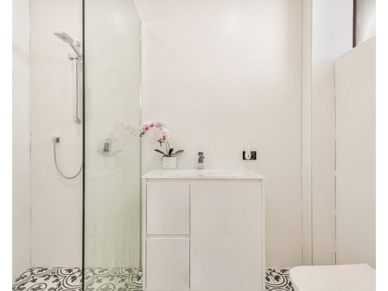 90 Garrick Street, Coolangatta QLD 4225