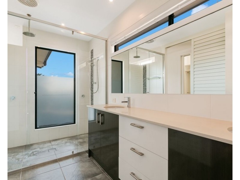 90 Mclean Street, Coolangatta QLD 4225