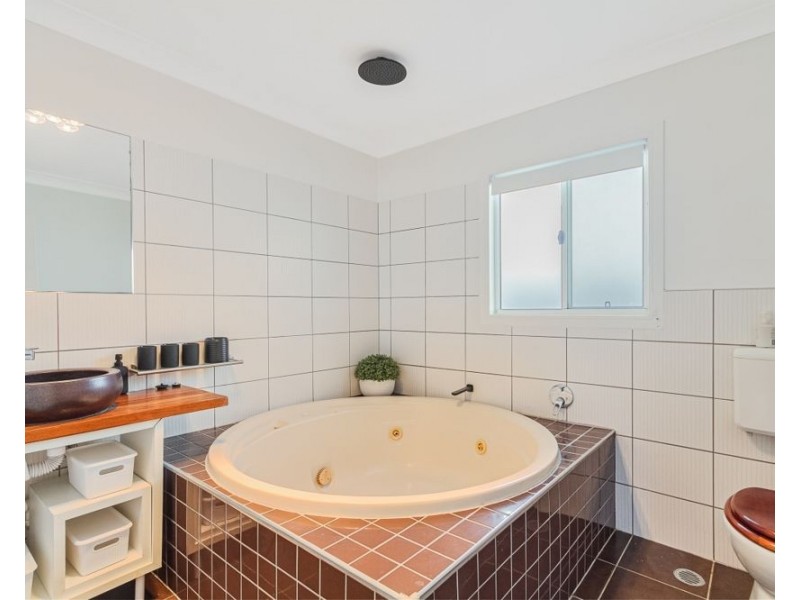 24 Lloyd Street, Tweed Heads South NSW 2486
