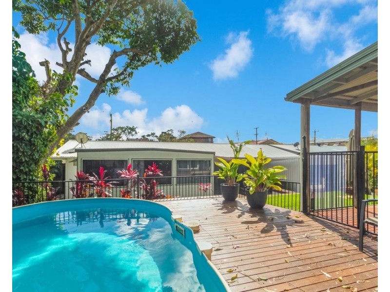 24 Lloyd Street, Tweed Heads South NSW 2486
