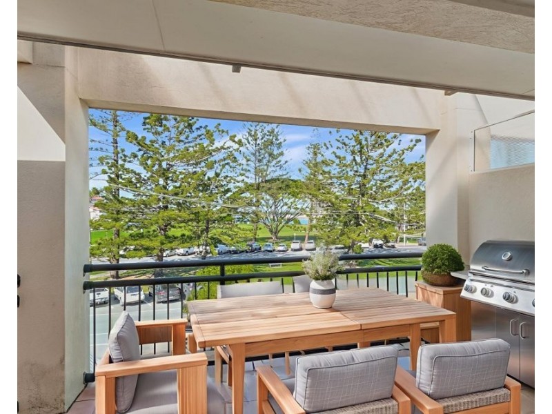 9/205-207 Boundary Street, Rainbow Bay QLD 4225