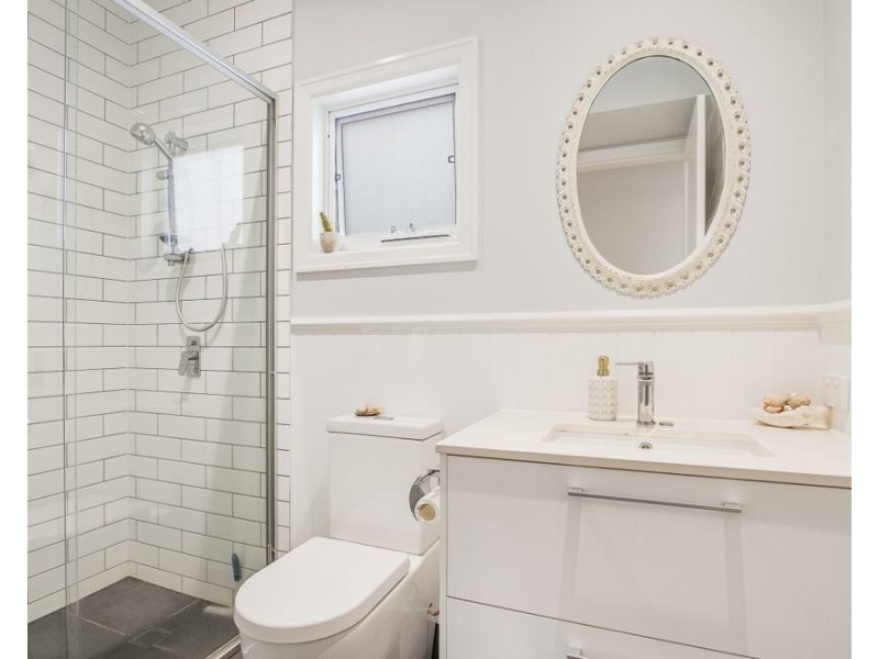 16 Tweed Street, Coolangatta QLD 4225