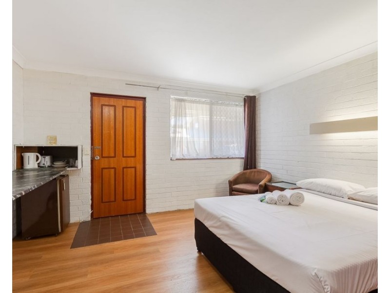 9 Minjungbal Drive  ARABELLA STUDIO ROOMS, Tweed Heads South NSW 2486