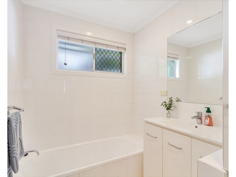 3 Kent Street, Coolangatta QLD 4225