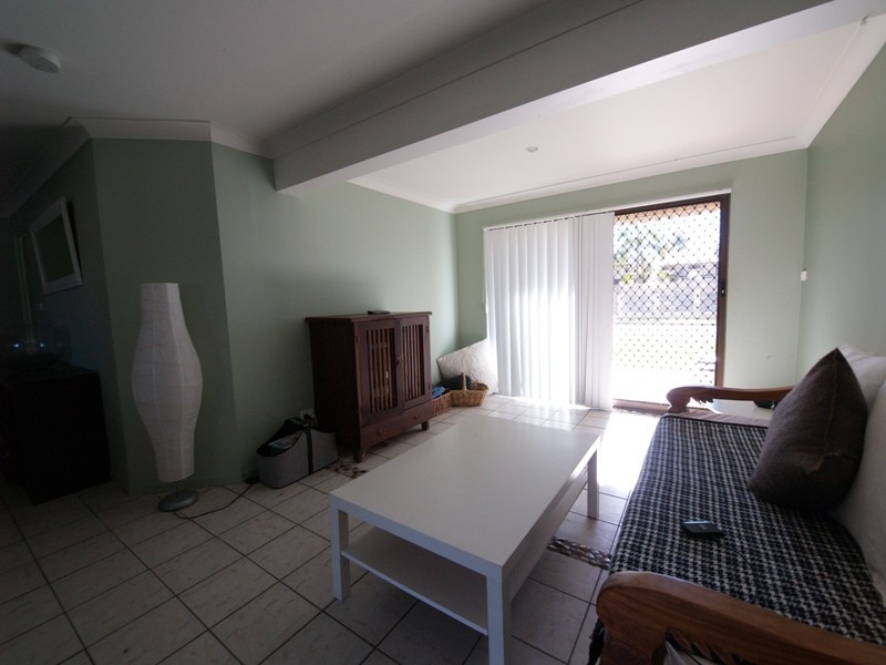 2/4 Sunset Blvd, Tweed Heads West NSW 2485