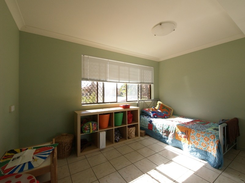 2/4 Sunset Blvd, Tweed Heads West NSW 2485