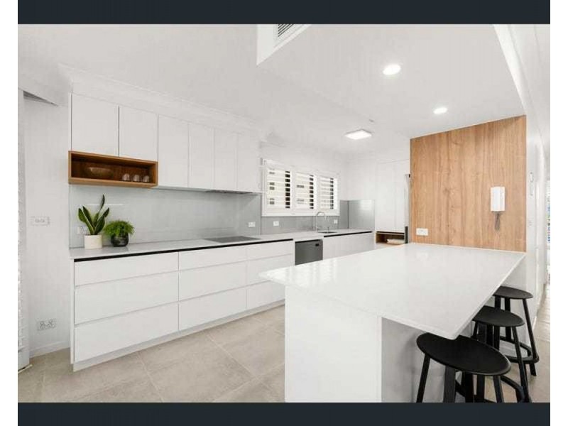 3A/166 Marine Pde ‘BAY VIEW”, Coolangatta QLD 4225