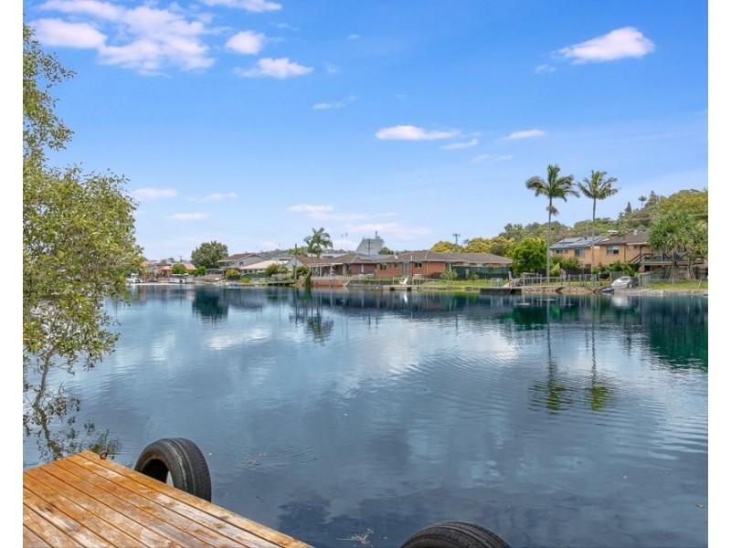 24 Lakes Drive, Tweed Heads West NSW 2485