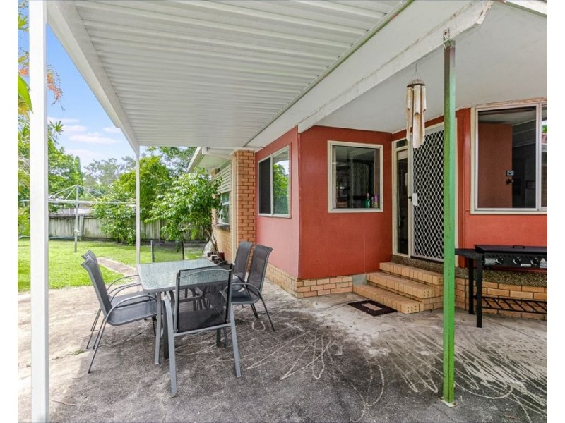 24 Lakes Drive, Tweed Heads West NSW 2485