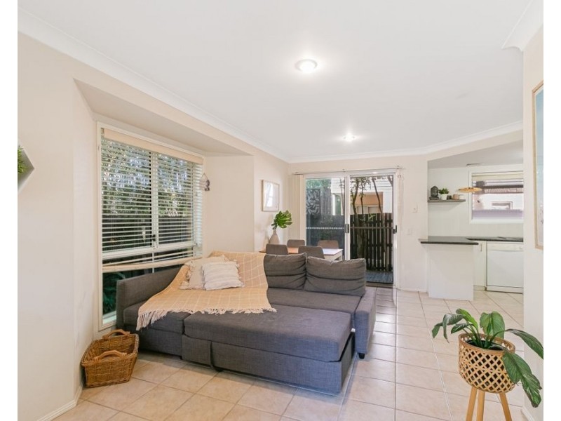 4/9-11 Churchill Street, Coolangatta QLD 4225