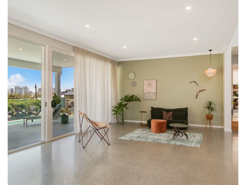 15 Tooloon Street, Coolangatta QLD 4225