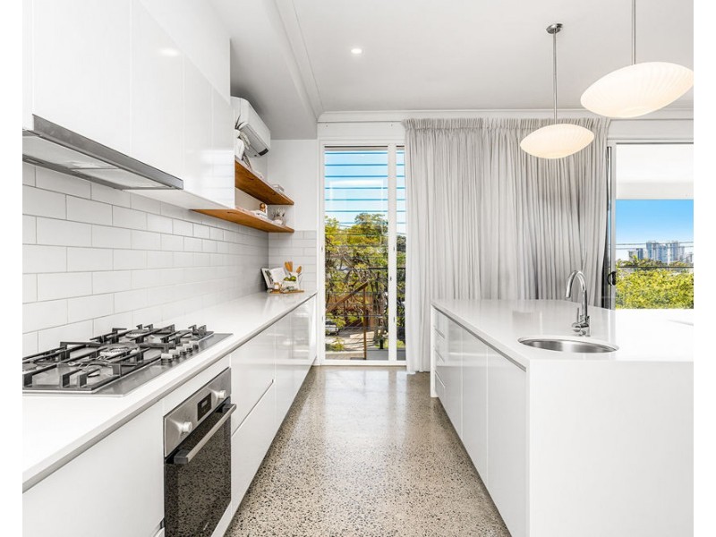 15 Tooloon Street, Coolangatta QLD 4225