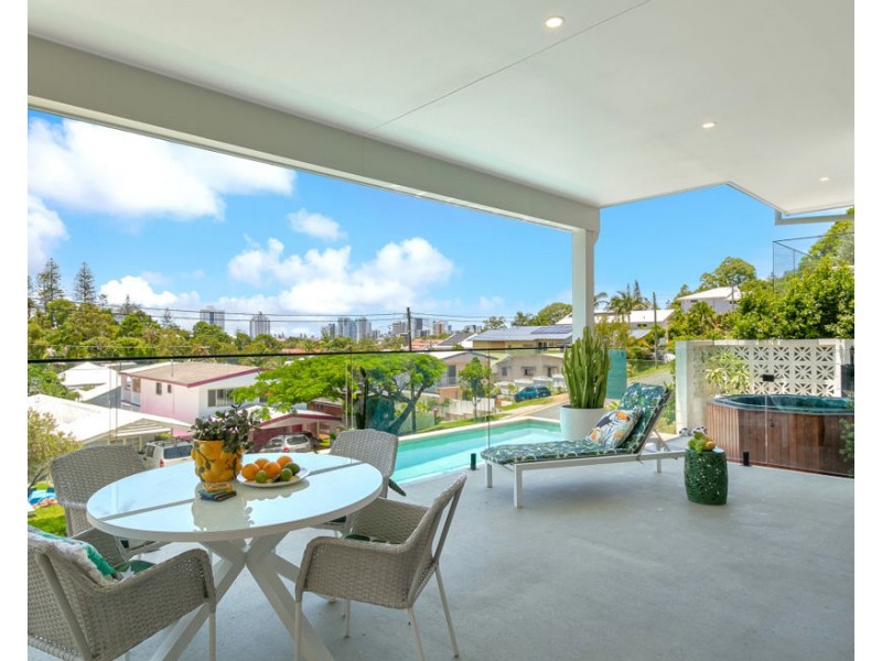 15 Tooloon Street, Coolangatta QLD 4225