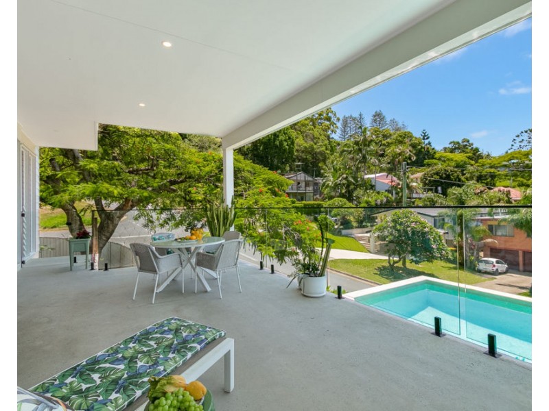 15 Tooloon Street, Coolangatta QLD 4225