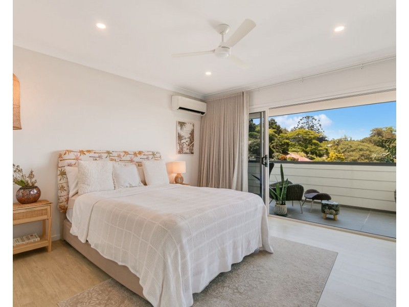 15 Tooloon Street, Coolangatta QLD 4225