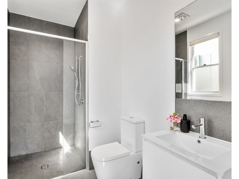 15 Tooloon Street, Coolangatta QLD 4225