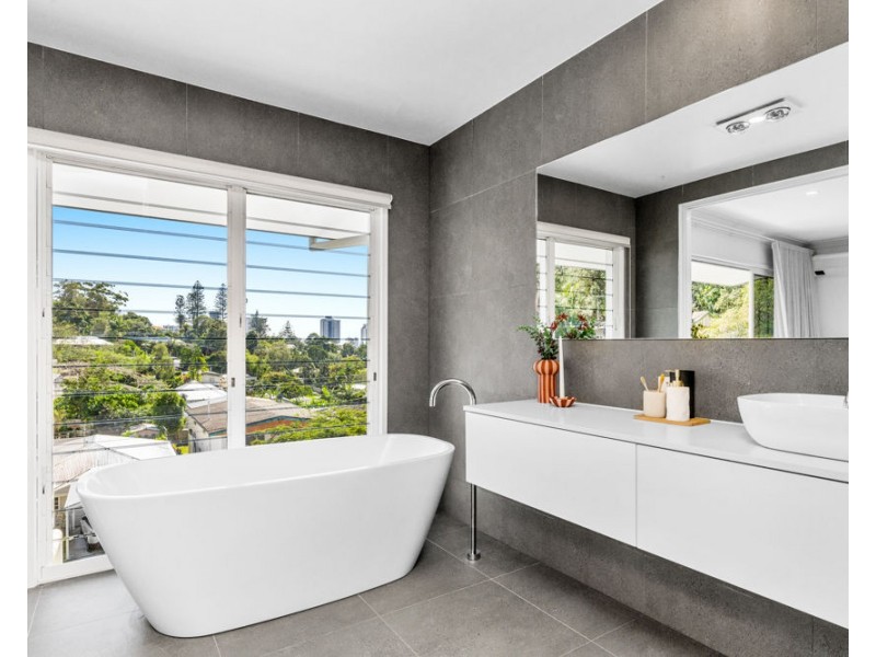 15 Tooloon Street, Coolangatta QLD 4225