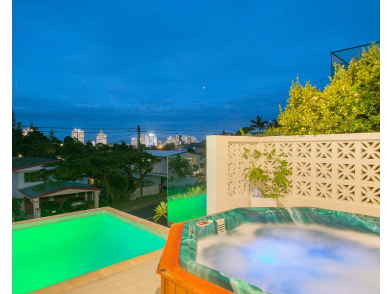 15 Tooloon Street, Coolangatta QLD 4225