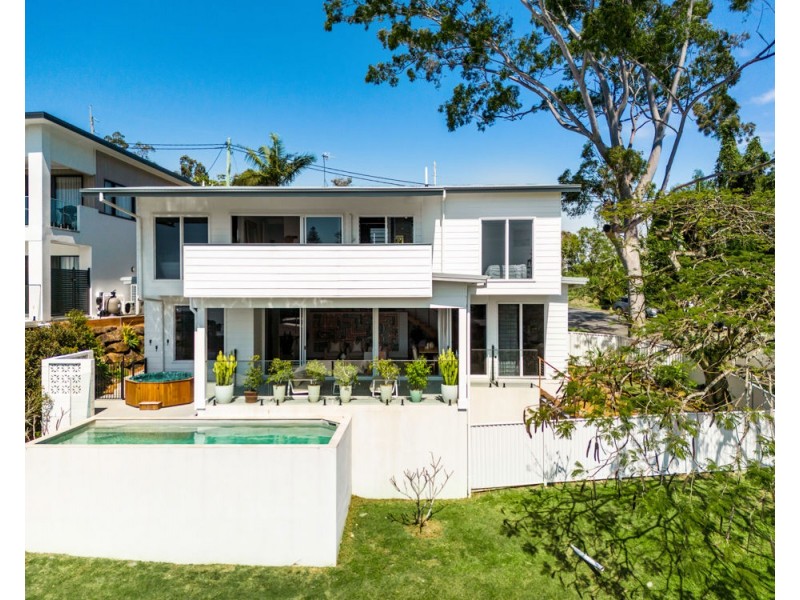 15 Tooloon Street, Coolangatta QLD 4225