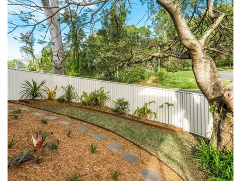 15 Tooloon Street, Coolangatta QLD 4225