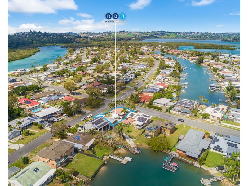 31 Lakes Drive, Tweed Heads West NSW 2485
