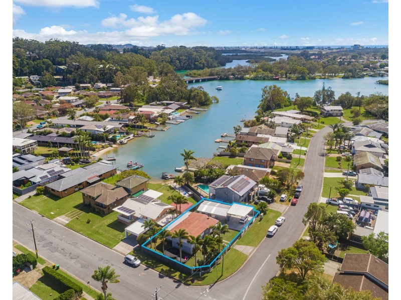31 Lakes Drive, Tweed Heads West NSW 2485