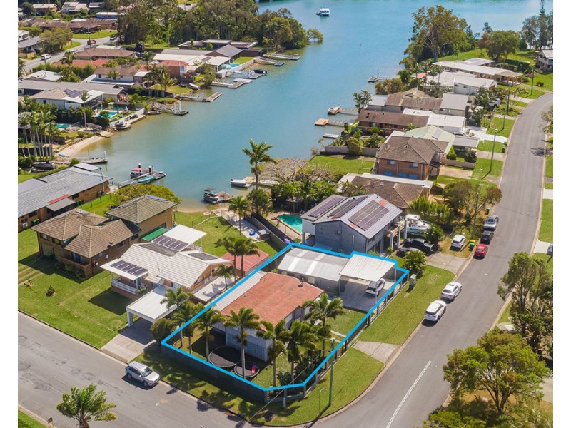 31 Lakes Drive, Tweed Heads West NSW 2485