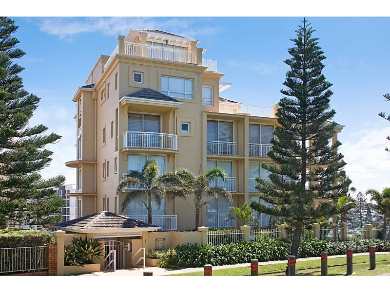 1 Tweed Terrace, Rainbow Bay QLD 4225
