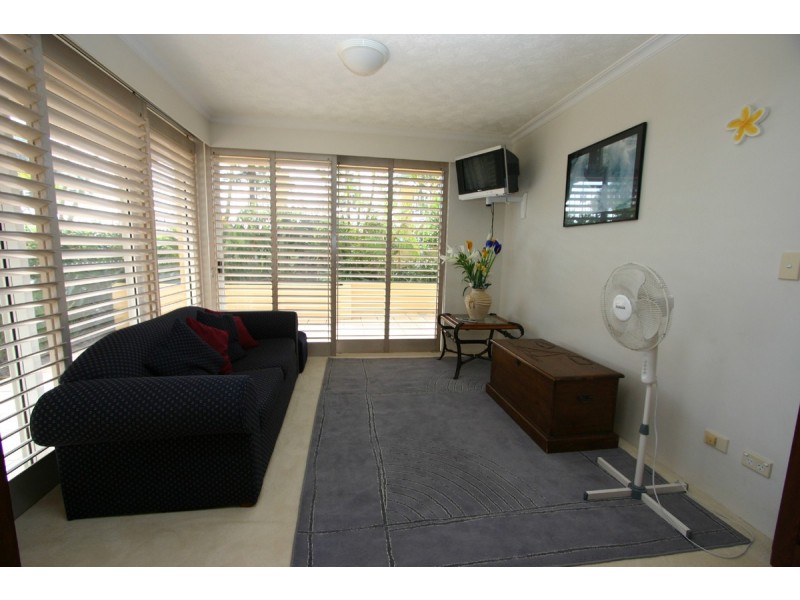 1 Tweed Terrace, Rainbow Bay QLD 4225