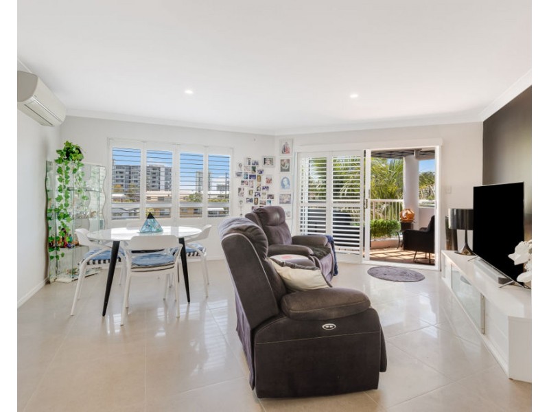 11/5-7 Ocean St, Coolangatta QLD 4225