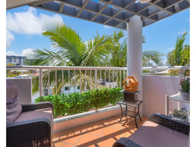 11/5-7 Ocean St, Coolangatta QLD 4225