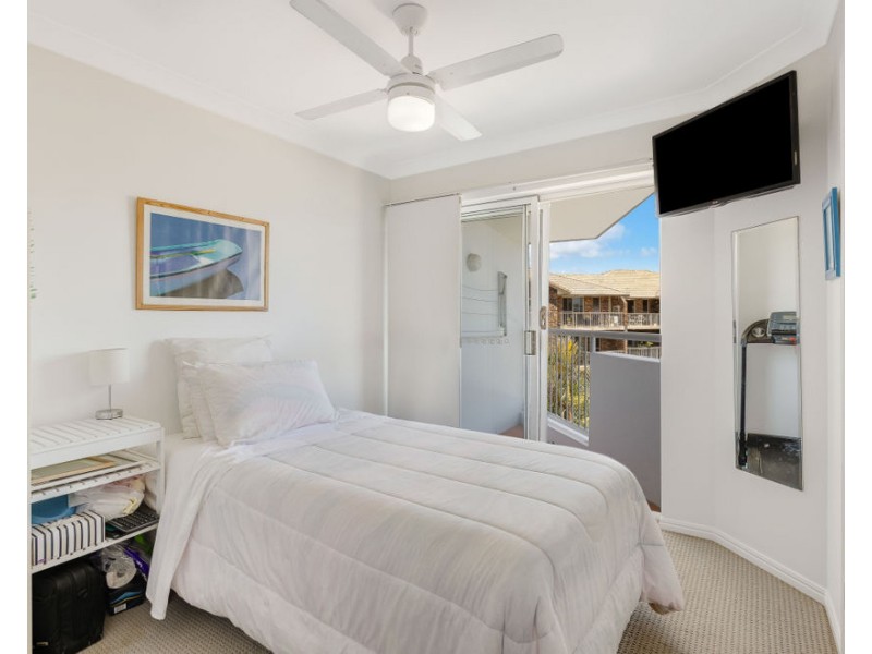 11/5-7 Ocean St, Coolangatta QLD 4225