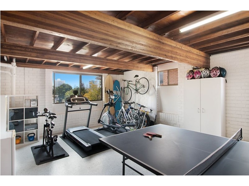 35 Stapylton Street, Coolangatta QLD 4225