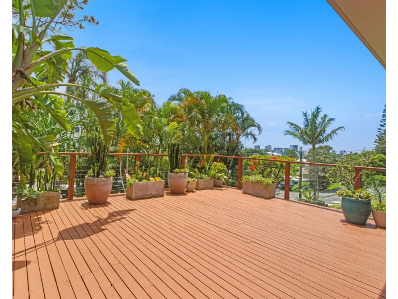 28 Stapylton Street, Coolangatta QLD 4225