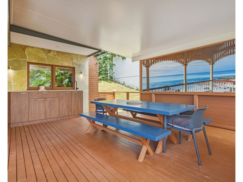 28 Stapylton Street, Coolangatta QLD 4225
